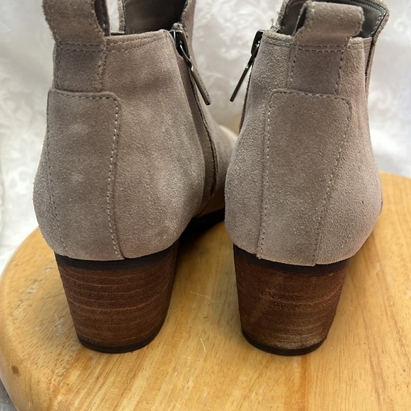 Blondo Liam Suede Ankle Booties Size Zip Open Toe Ankle Boot - Picture 6 of 11